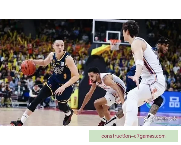 NBA焦点战再掀波澜巨星对决引爆季后赛格局悬念升级联盟震动中