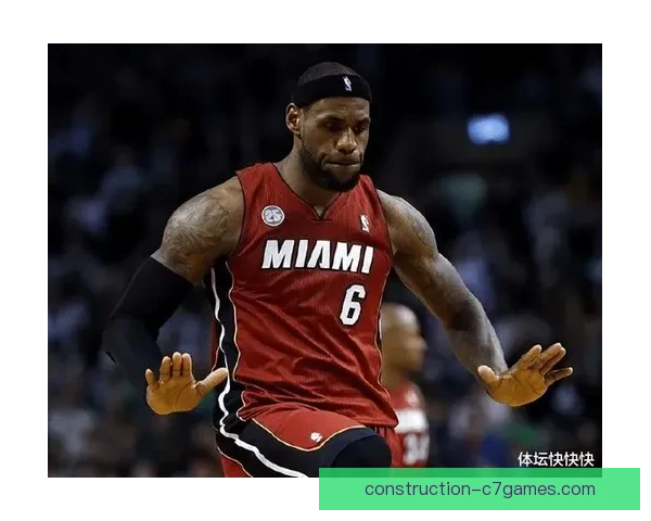 詹姆斯迎来生涯第十个全明星首发席位,成为历史第二位达成此壮举的球员 詹姆斯迎来生涯第十个全明星首发席位,成为历史第二位达成此壮举的球员