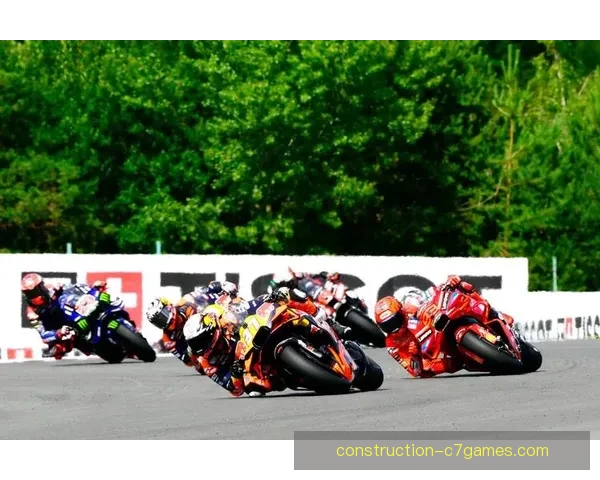 MotoGP赛场风云再起多位车手激烈角逐冠军格局迎来全新变数