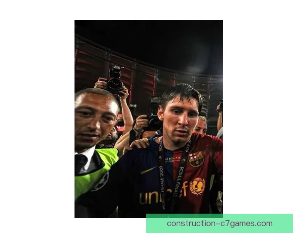 梅西再创辉煌助巴黎逆转，欧冠淘汰赛精彩瞬间回顾