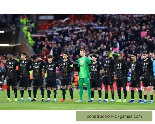 欧洲豪门新赛季震撼开局，年轻球员表现引发球迷热议